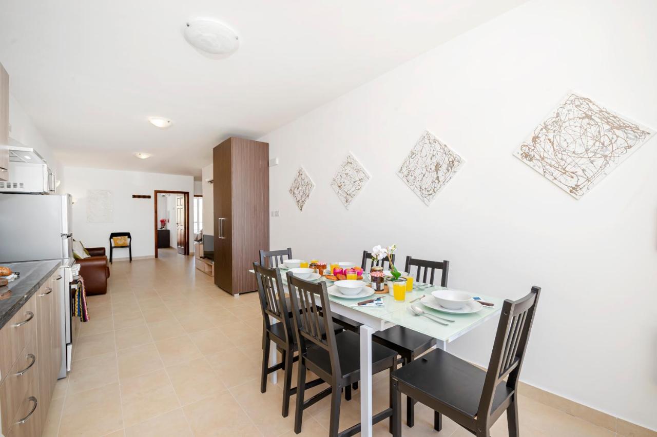 Summer Breeze Apartment With Panoramic Terrace - By Getawaysmalta Mellieha Exterior photo