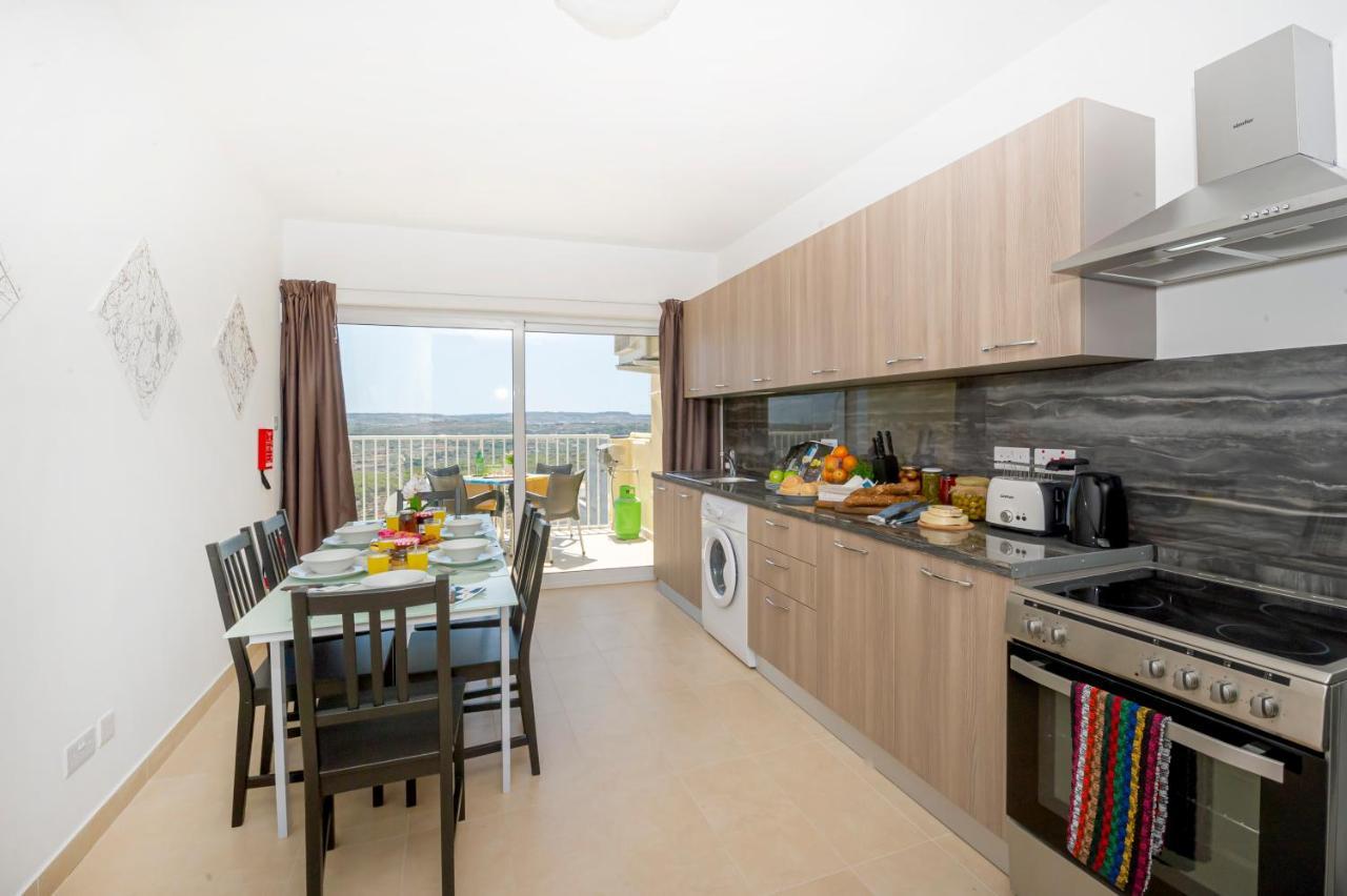 Summer Breeze Apartment With Panoramic Terrace - By Getawaysmalta Mellieha Exterior photo