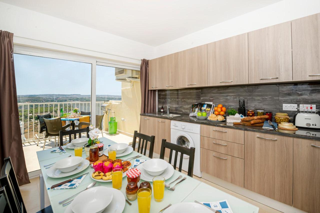 Summer Breeze Apartment With Panoramic Terrace - By Getawaysmalta Mellieha Exterior photo