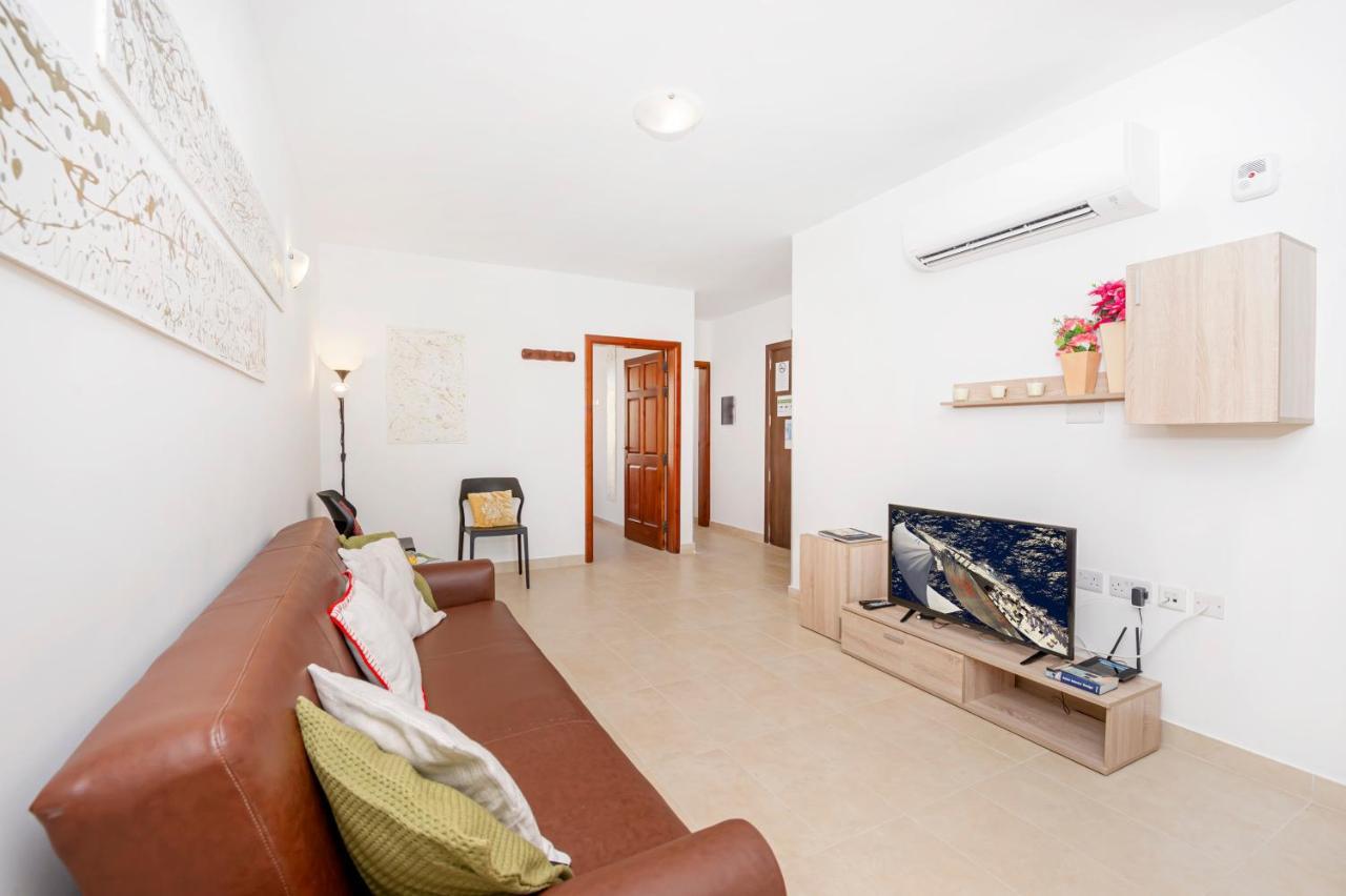 Summer Breeze Apartment With Panoramic Terrace - By Getawaysmalta Mellieha Exterior photo